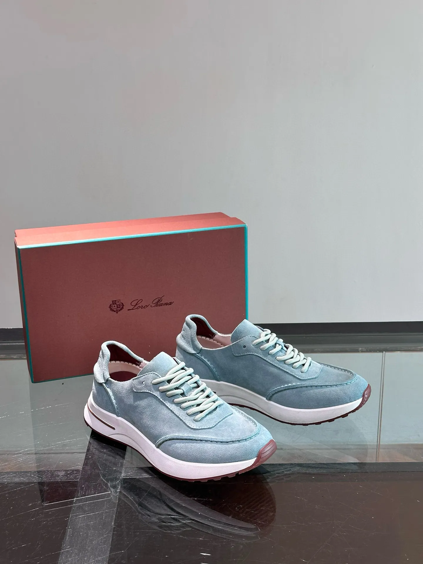 Factory price: 540💰Loro men's shoes💰iana niche Loro classic jogging shoes, men's lace-up casual shoes and sneakers, high-quality lightweight and comfortable fabrics, suitable for outdoor leisure, the color scheme is young and energetic, and it looks great with sportswear or casual suits! Size: 39-46 (customized sizes of 45 and 46 are non-refundable)